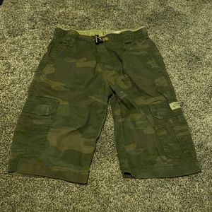 Another cargo short but with a reliable adjusted waistband for your liking